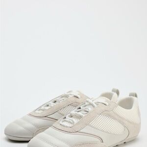 Brand new Zara sneaker size 39 NWT